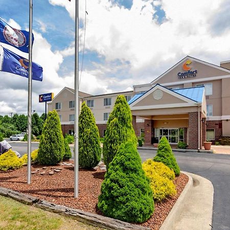 Comfort Inn & Suites Hillsville I-77 Exterior photo