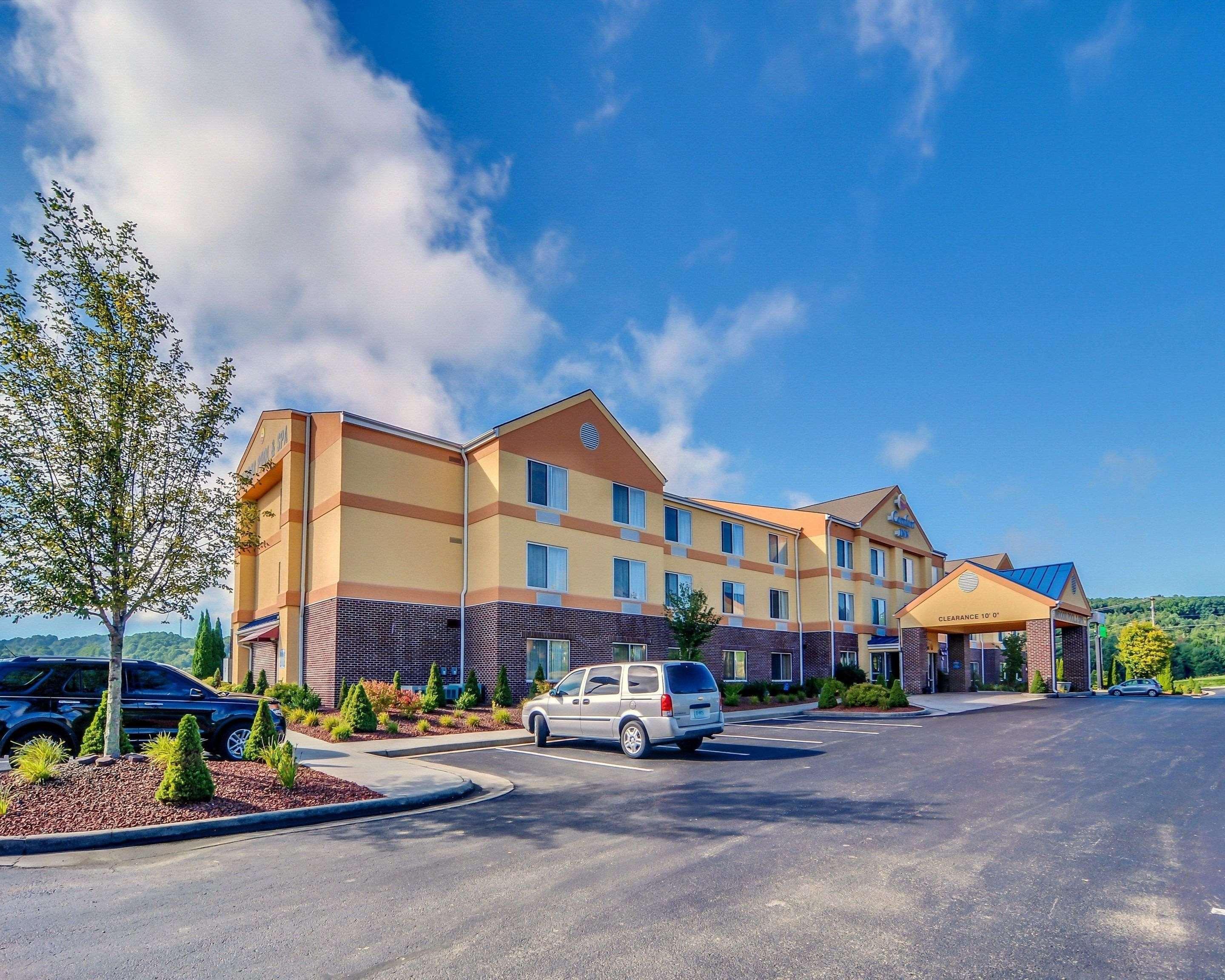 Comfort Inn & Suites Hillsville I-77 Exterior photo